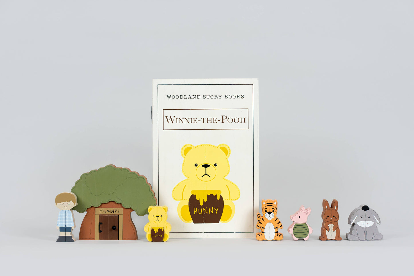 Winnie The Pooh Woodland Storybook Gift S/8