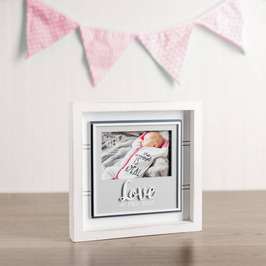 Love - 10" Frame (Holds 6" x 4" Photo)