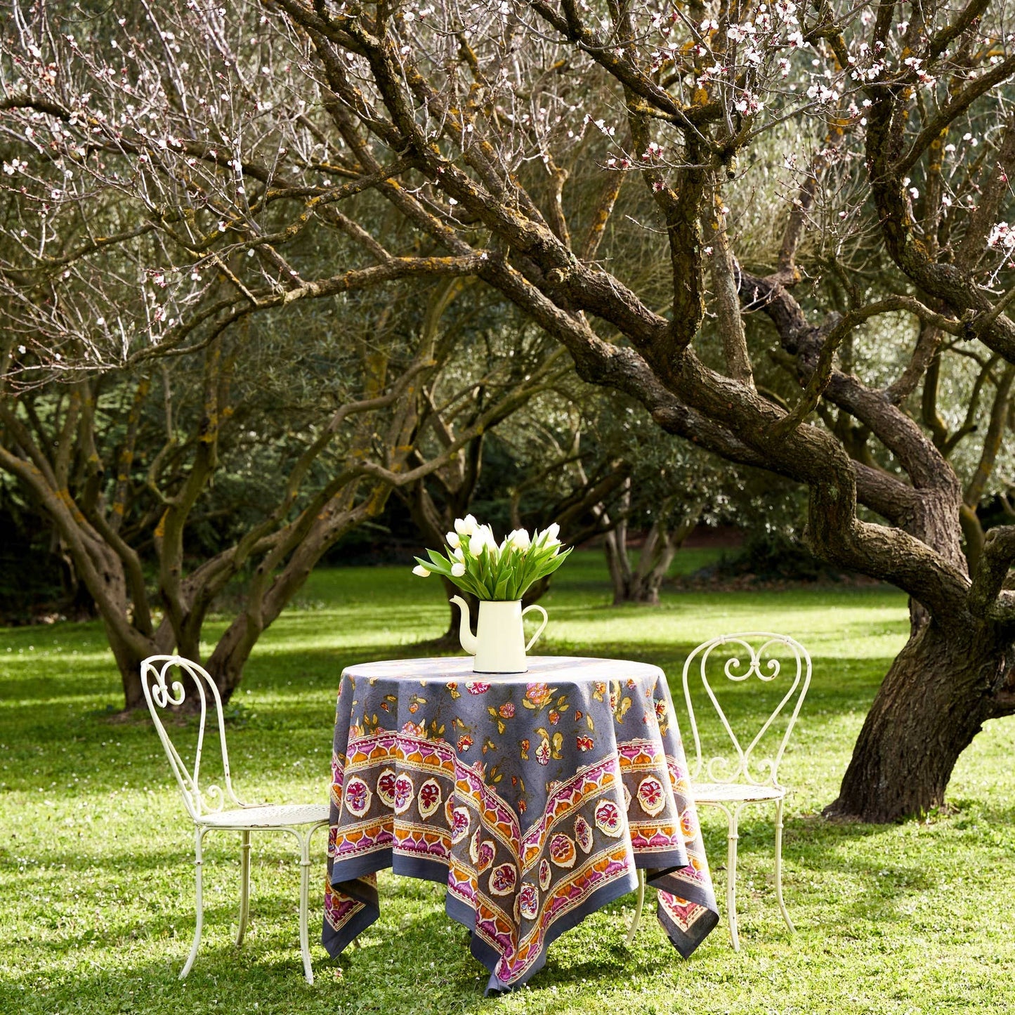Pansy Red & Grey: Tablecloths 71" x 106"