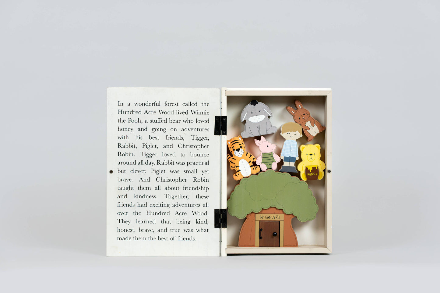 Winnie The Pooh Woodland Storybook Gift S/8