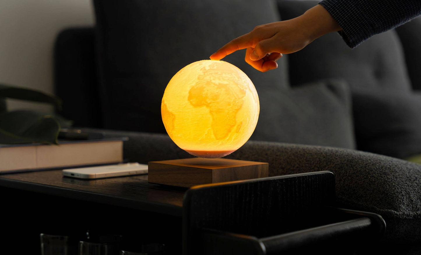 Smart Earth Levitating Lamp