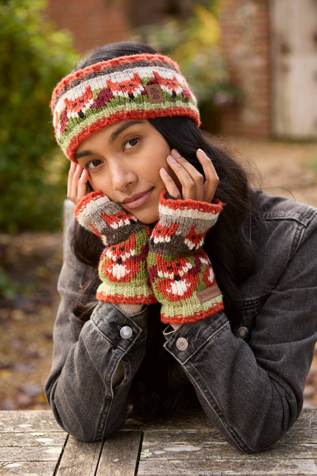 Skulk of Foxes Fingerless Gloves Red