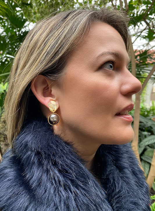 Leafy Drops: Pearl / Matte Silver / Post