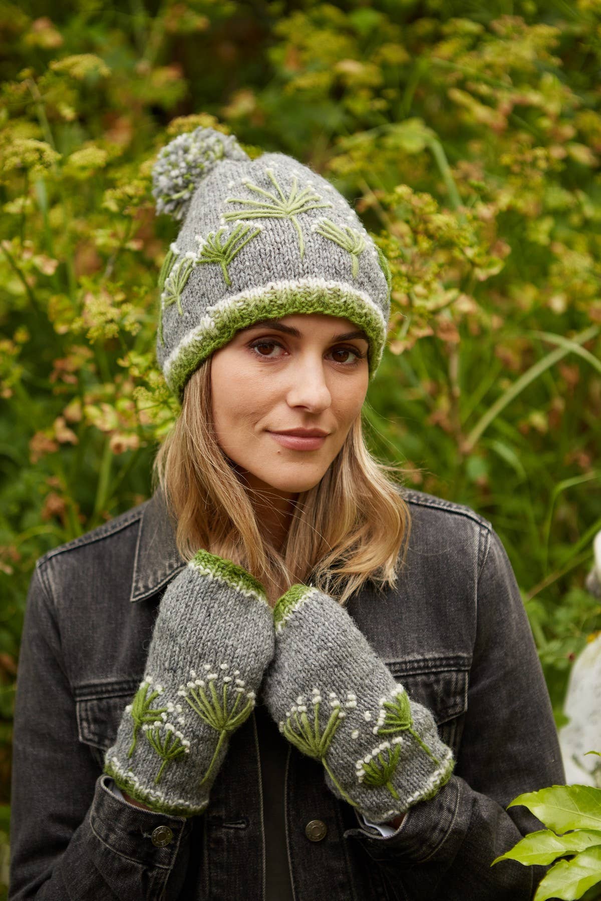 Granchester Cow Parsley Bobble Hat