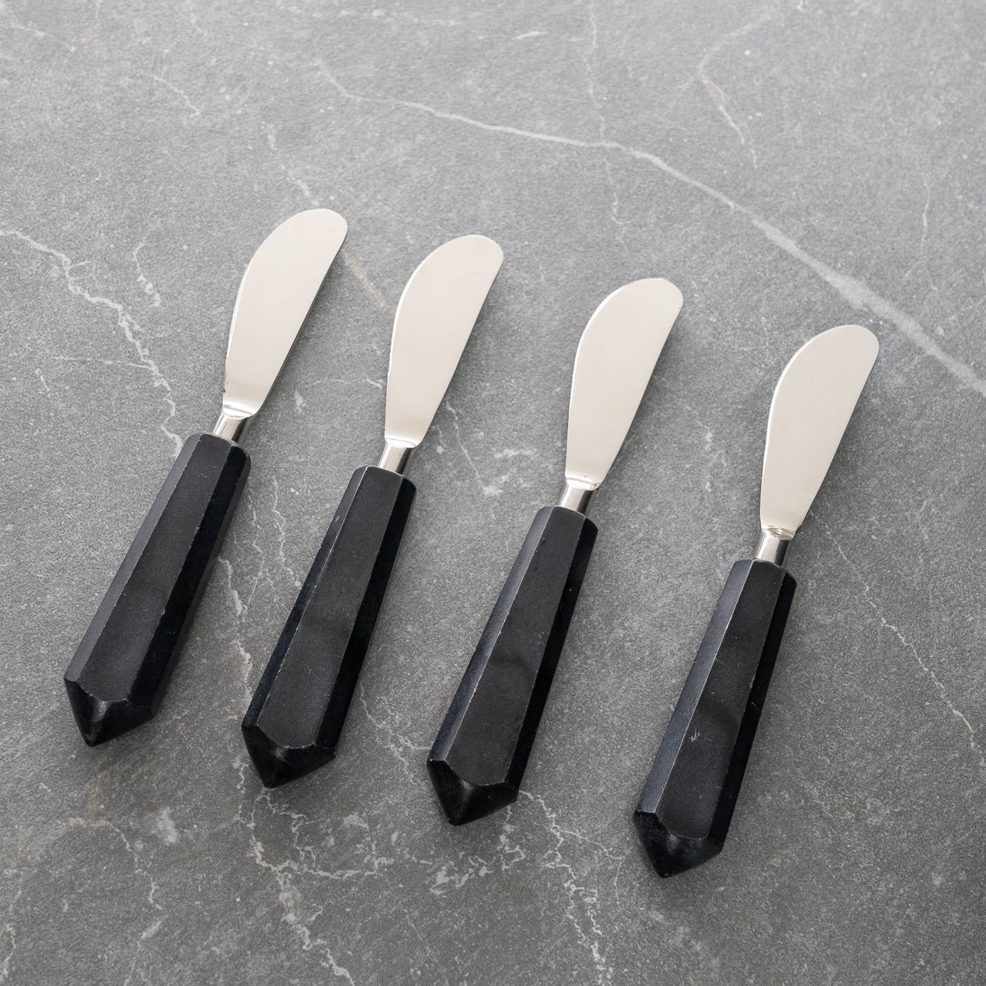 Black Marble Spreaders Set