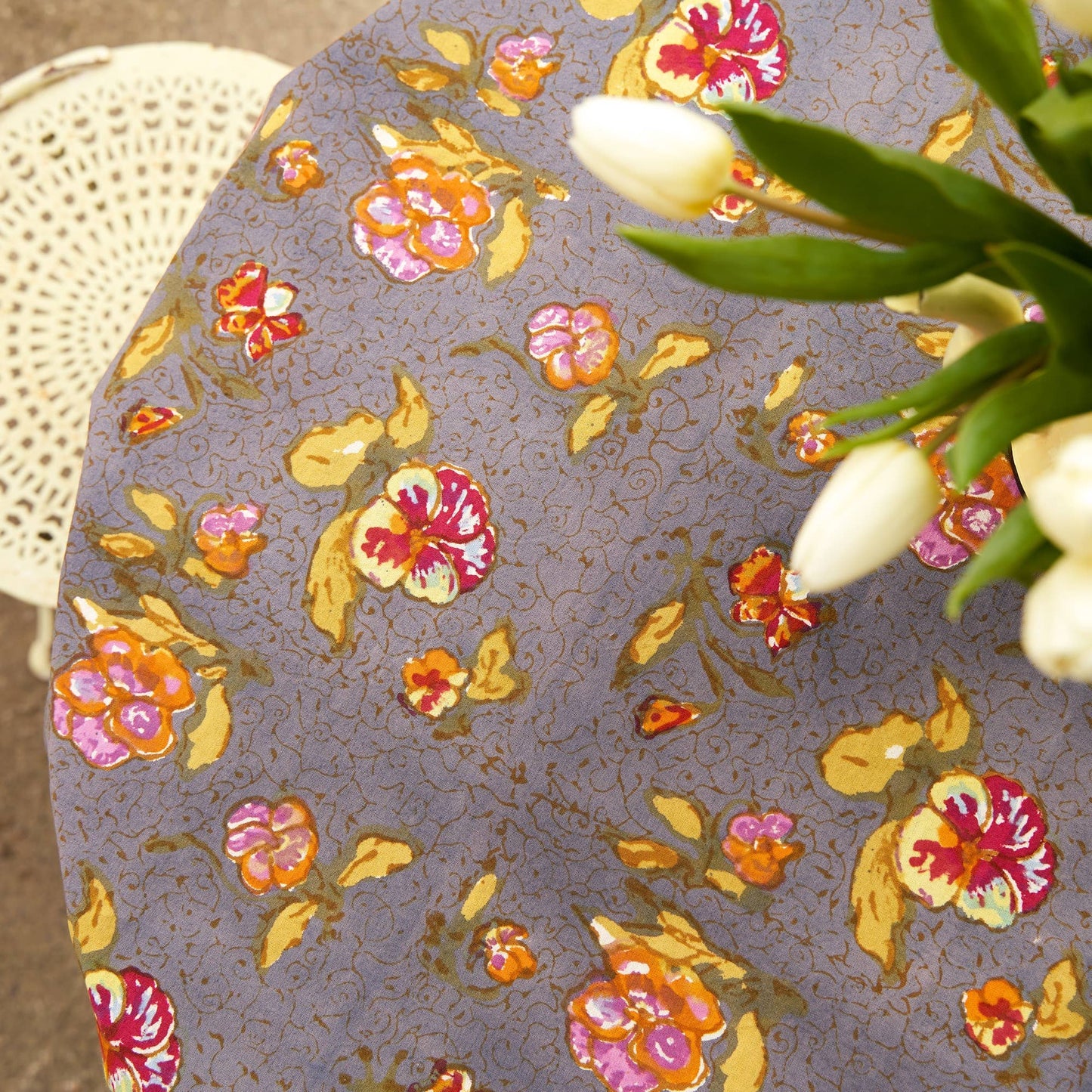 Pansy Red & Grey: Tablecloths 71" x 106"