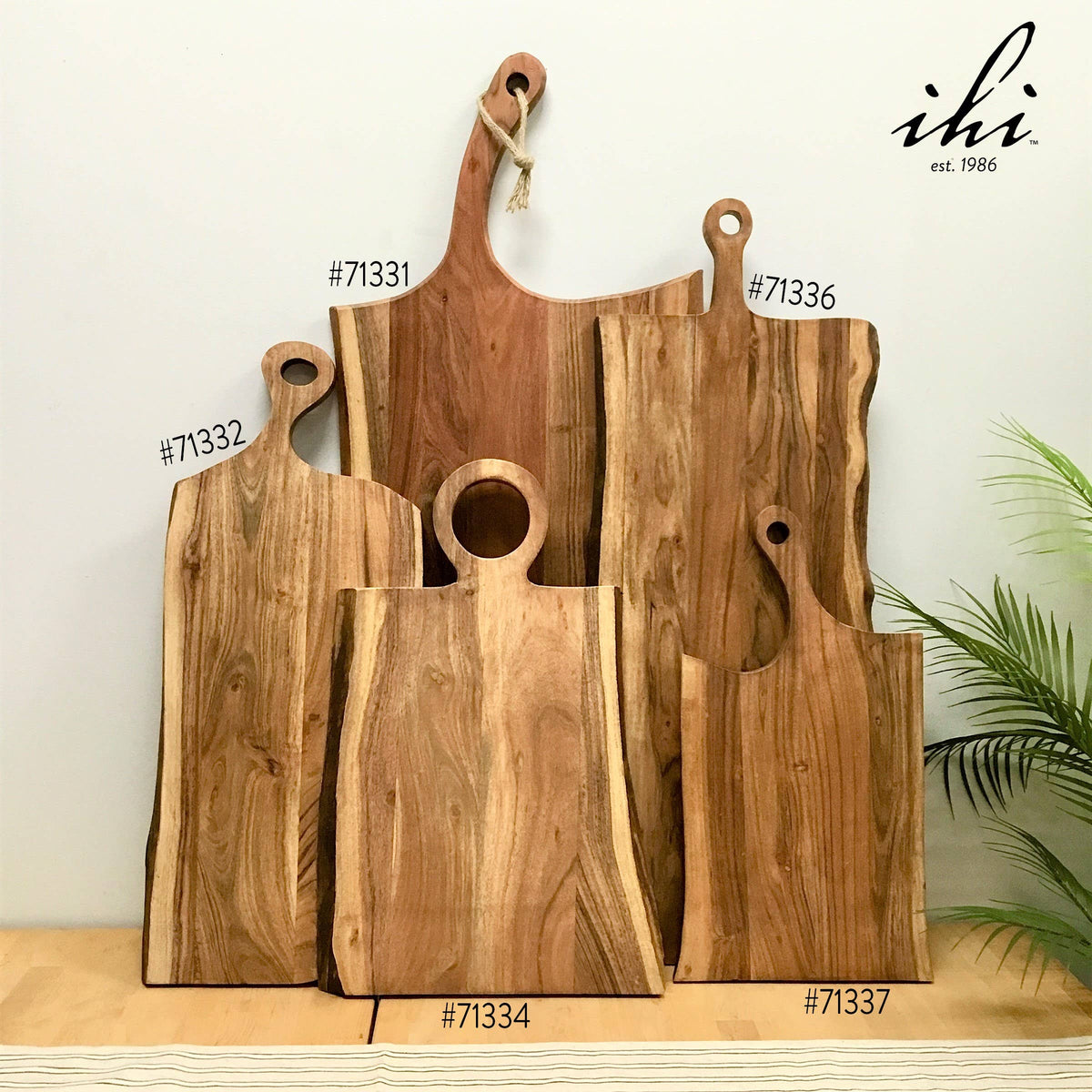 Small Live Edge Acacia Wood Cutting Board w/ Circle Handle