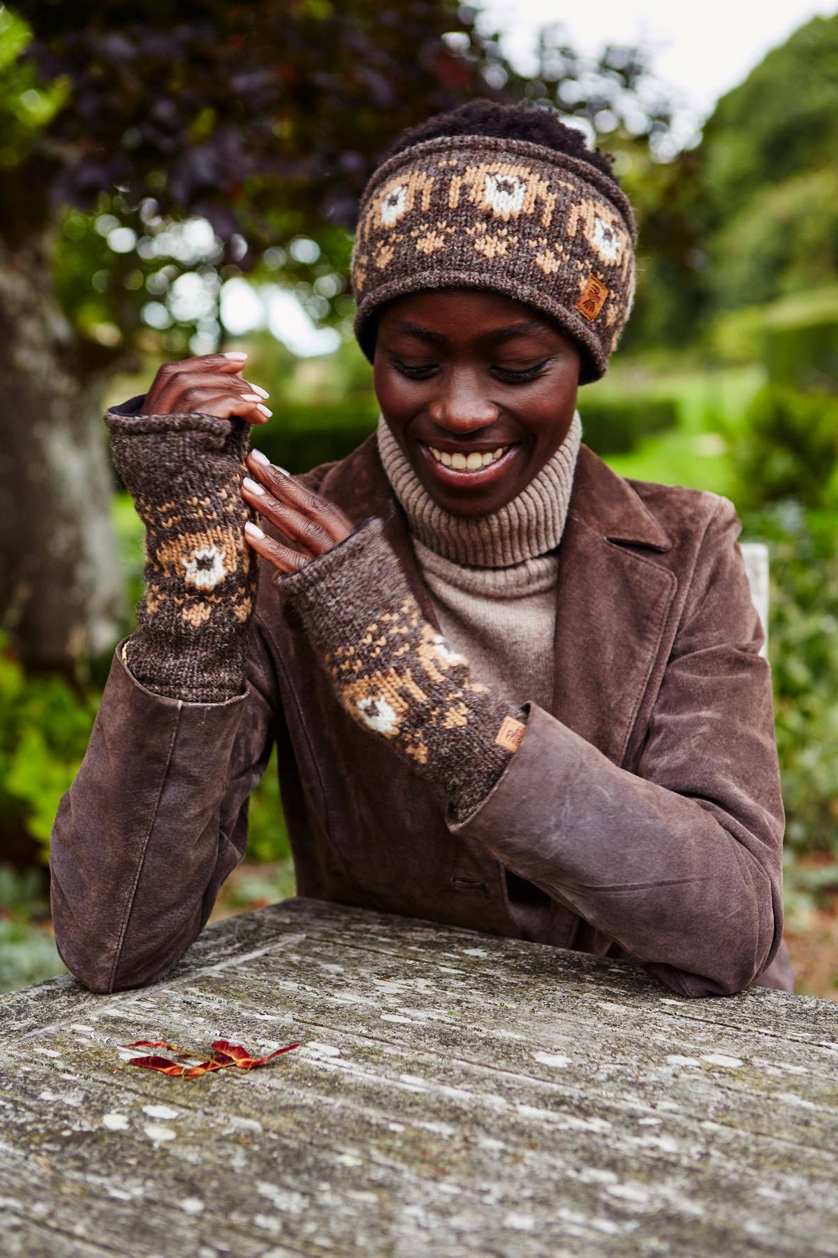 Pooch Dog Fingerless Gloves Bark Brown