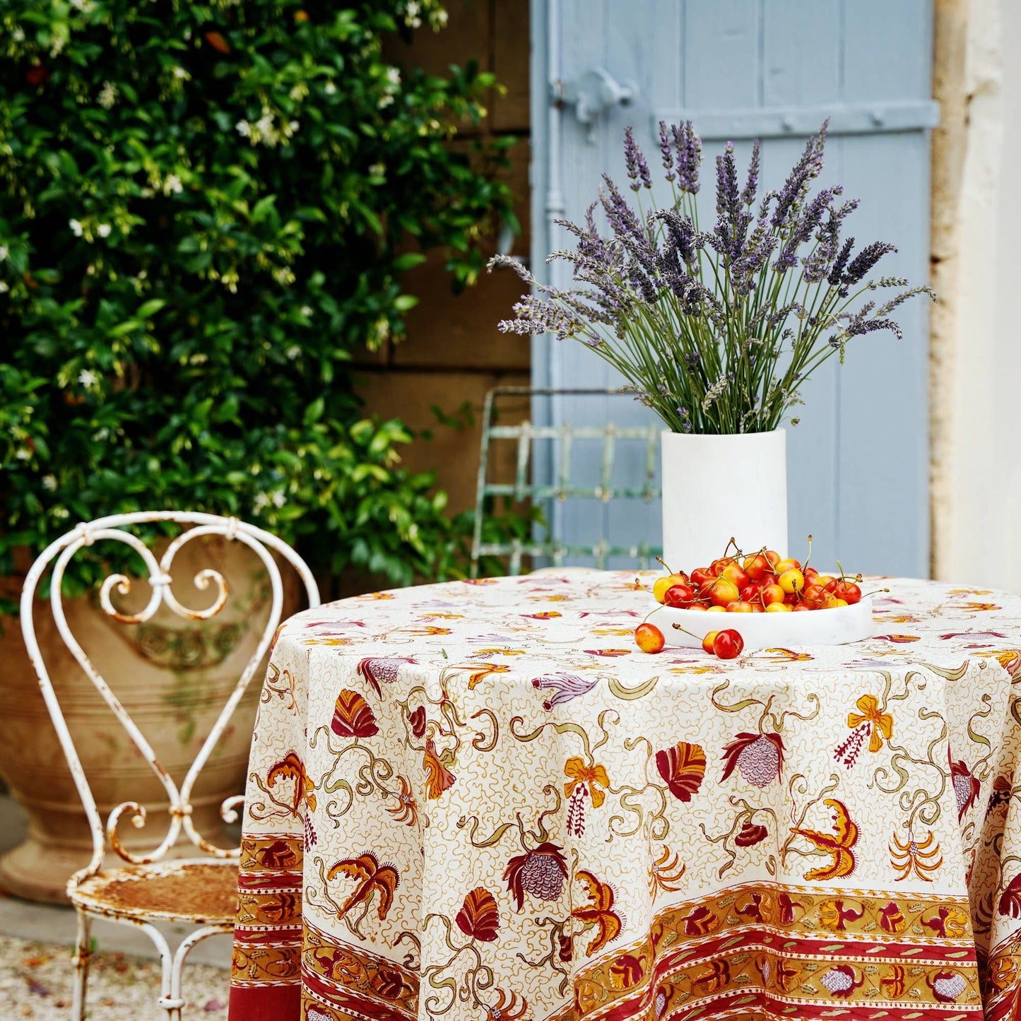 Fleurs des Indes | French Tablecloths: 71" x 106"