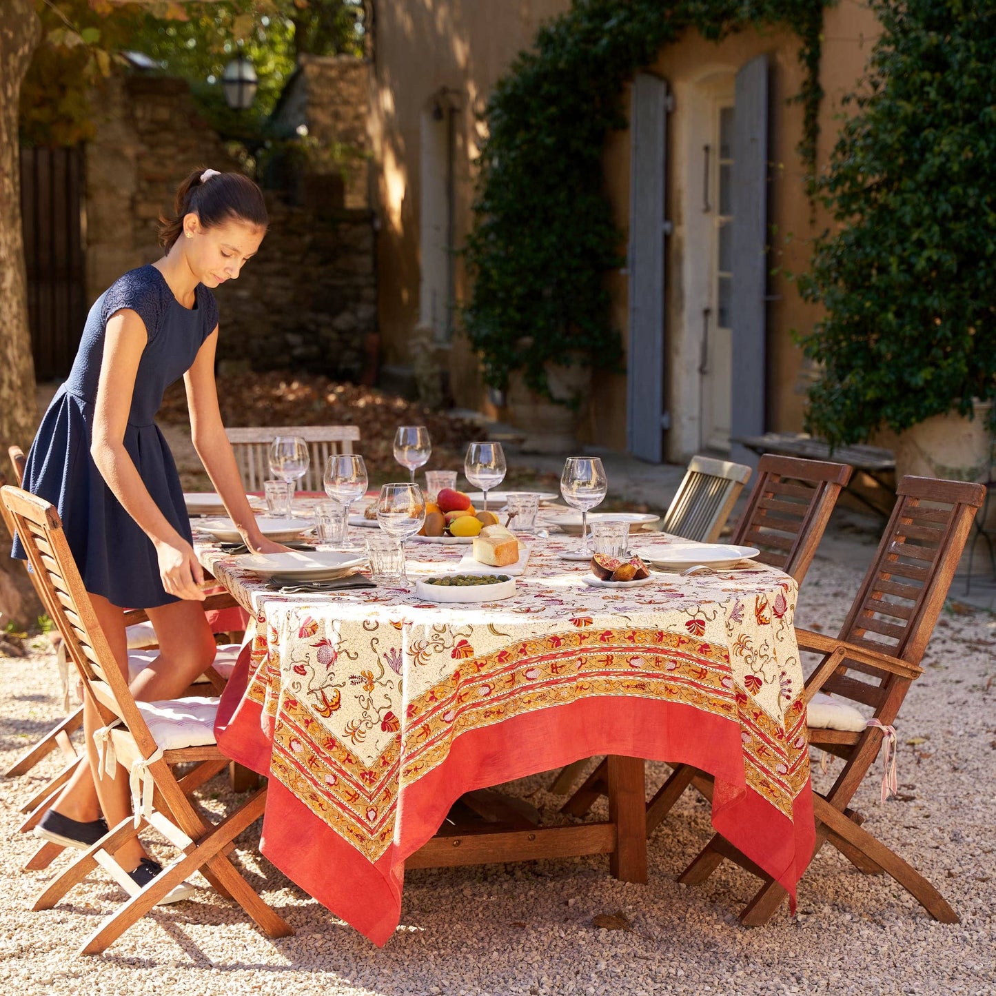 Fleurs des Indes | French Tablecloths: 71" x 106"