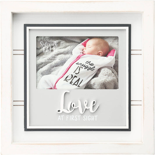 Love - 10" Frame (Holds 6" x 4" Photo)